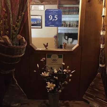 Meuble Gorret فندق بيريوِل تْشيرفينيا